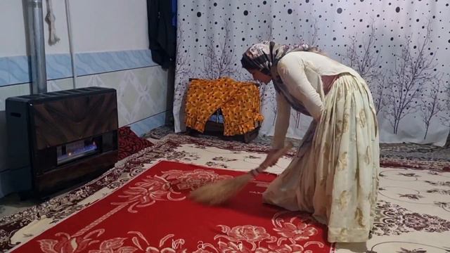 "A Clash of Priorities: Saeed's Job vs. Maryam's Responsibilities" смотреть онлайн