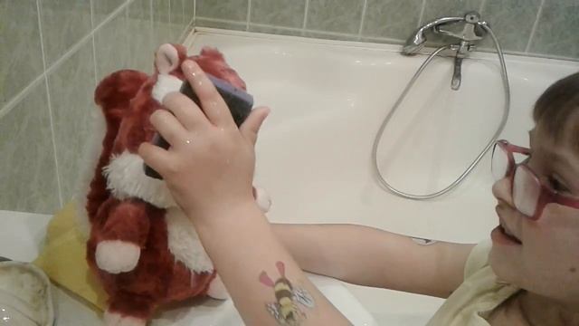 как заставить ребенка отмыть разрисованную игрушку