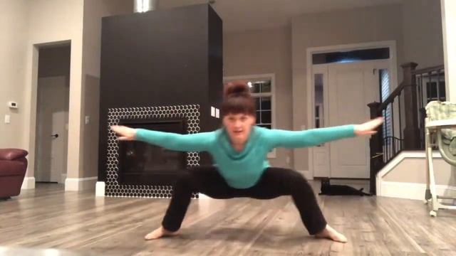 Быстрая Растяжка-зарядка для уставшей мамы и не только Quick Stretching exercise to feel like new смотреть онлайн