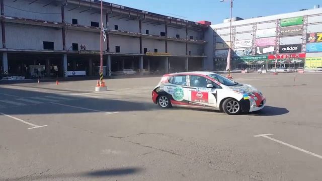 Nissan leaf RC Ampera motors смотреть онлайн