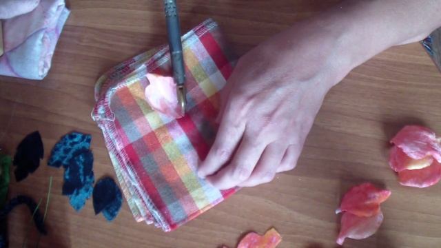 Фрезия из бархата. Часть 2. Цветы из ткани смотреть онлайн