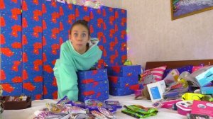 Разложила ПОДАРКИ на КУЧИ? Убираю ВСЕ Вкусняшки по Коробкам