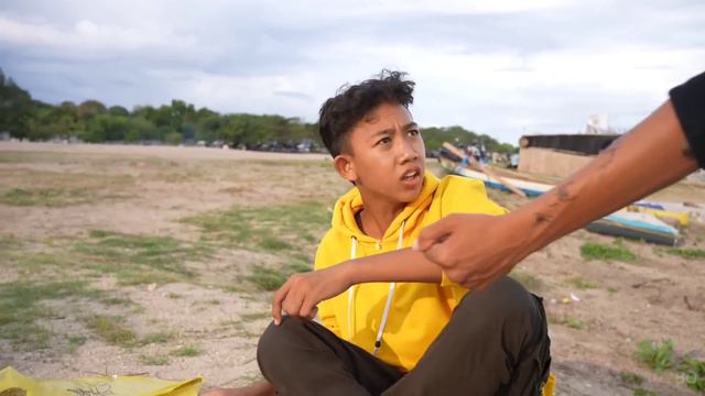 BERBURU MAINAN JADUL 1 WARNA SESUAI WARNA BAJU KALIAN PART 2! | Mikael TubeHD смотреть онлайн