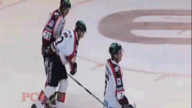 Ässien Matti Kuparinen kokee kovia hartwallin sunnuntai-illassa смотреть онлайн