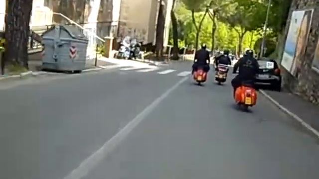 vespa club sambreville Siena.AVI смотреть онлайн