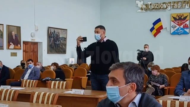 Как депутат Лембриков от помощника депутата сбежал смотреть онлайн