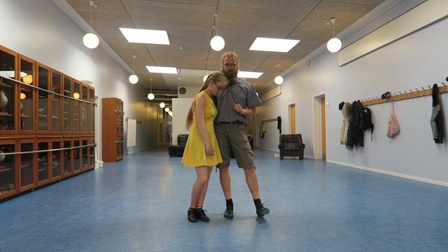 Mazurka 2019 Video 17 Forskellen mellem polket og vals / The difference between polket and waltz. смотреть онлайн