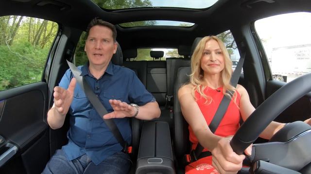 2023 Mercedes Benz EQB Review // Great package but that range and price! смотреть онлайн