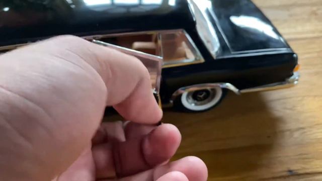 Mercedes-Benz Pullman 600 Diecast Review 1:18 Sunstar