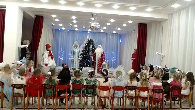 Новогодний утренник - вторая младшая группа "Гнёздышко" смотреть онлайн