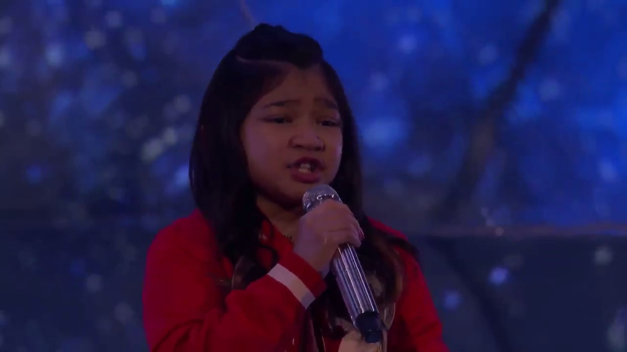 Девочка с красивым голосом в четвертьфинале шоу талантов смотреть онлайн
