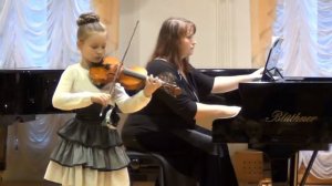 Рис Непрерывное движение, скрипачка Катерина Попова