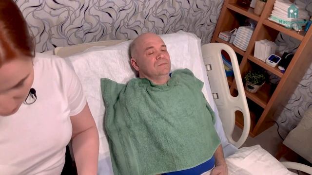 Бритье и уход за кожей лица у тяжелобольных мужчин смотреть онлайн
