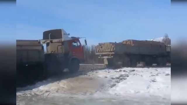 ЗИМНИКИ ДОРОГИ СЕВЕРА 2019 2020 УРАЛЫ, КАМАЗЫ И ИНОМАРКИ НА БЕЗДОРОЖЬЕ, В ГРЯЗИ, ПО ТОНКОМУ ЛЬДУ смотреть онлайн