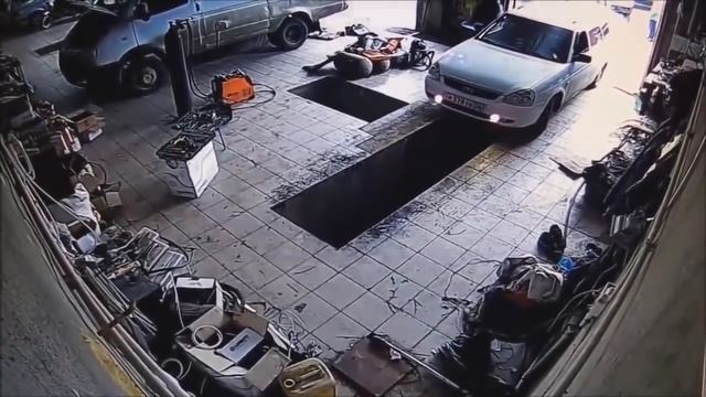 ДУМАЕШЬ У ТЕБЯ БЫЛ НЕУДАЧНЫЙ ДЕНЬ!? смотреть онлайн