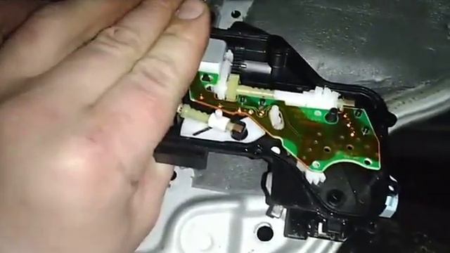 Причина почему блокируется и не открывается дверь на VAGе смотреть онлайн