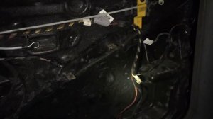 Как открыть дверь на BMW e38 (БМВ e38)если она заклинила.