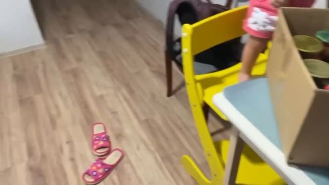 Съездили в гости, привезли кучу гостинцев. смотреть онлайн