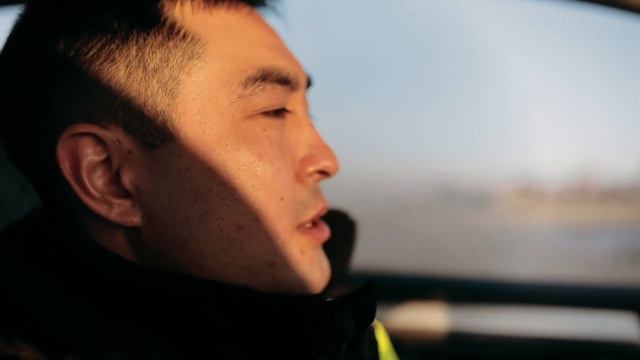 Один день из жизни полицейского смотреть онлайн