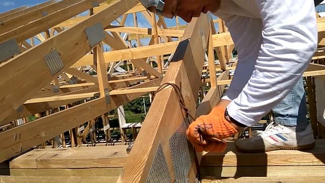 Надежный способ крепления кровельных ферм к стенам деревянного каркаса смотреть онлайн