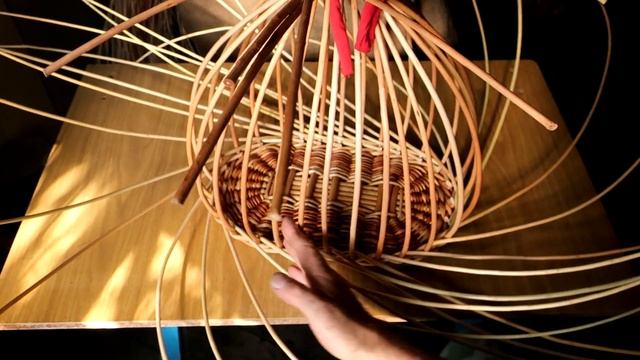 Послойное плетение стенки грибной корзины. смотреть онлайн