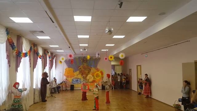 СКОМОРОШКИ .. Маша , Даша , Денис смотреть онлайн