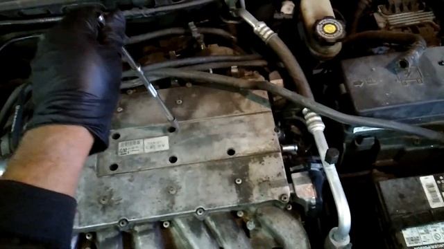 2003 Saturn Vue cómo cambiar las Bujìas parte#2 смотреть онлайн