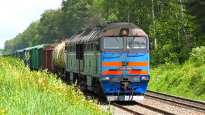 "Синий ламборгини". 2ТЭ116У-0098 с грузовым поездом