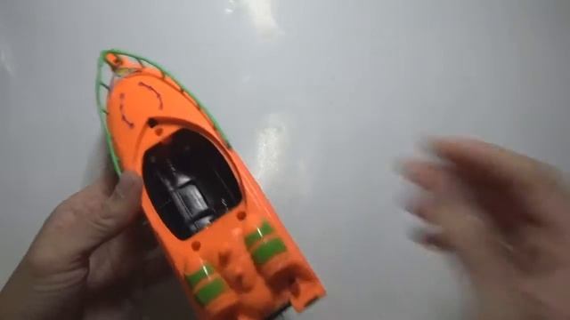 Обзор игрушек. Яхта на батарейках 