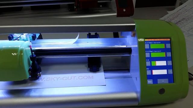 SKYCUT cutting plotter set speed and pressure during cutting. смотреть онлайн