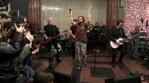 Стас Михайлов выступил в метро в честь весеннего праздника