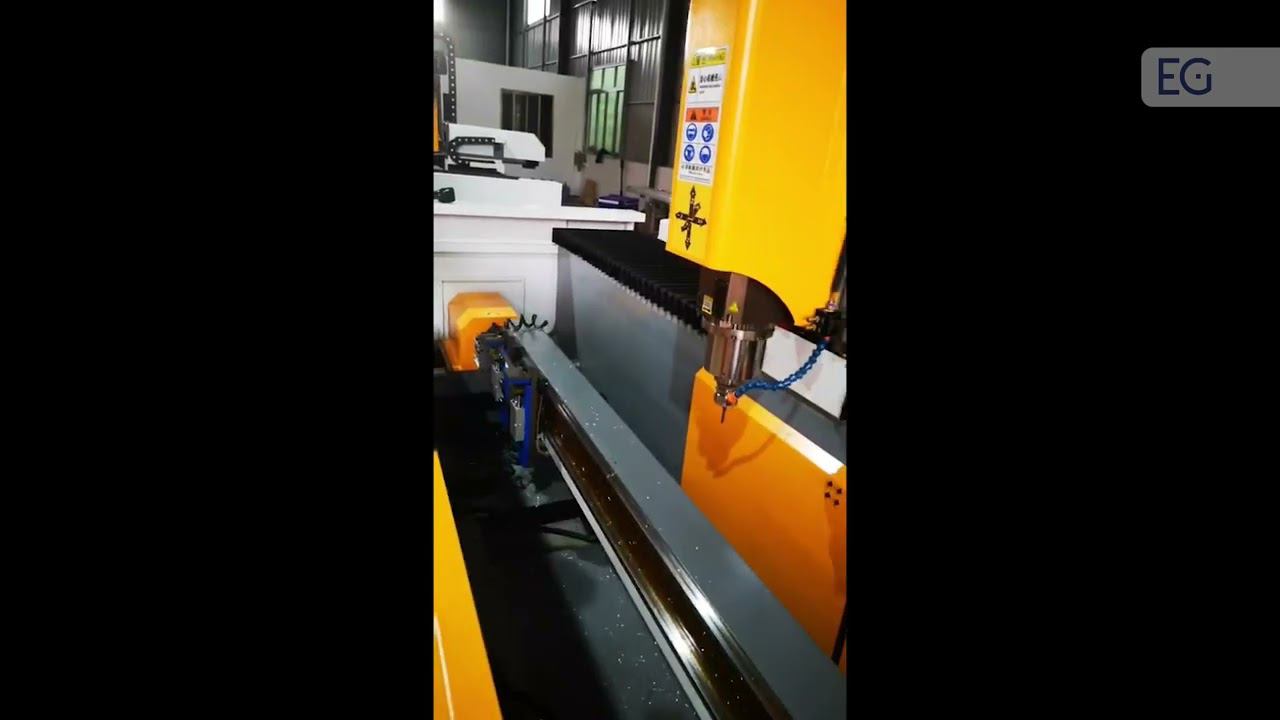 Сверлильно-фрезерный центр с ЧПУ QICHEN CNC-3000C6