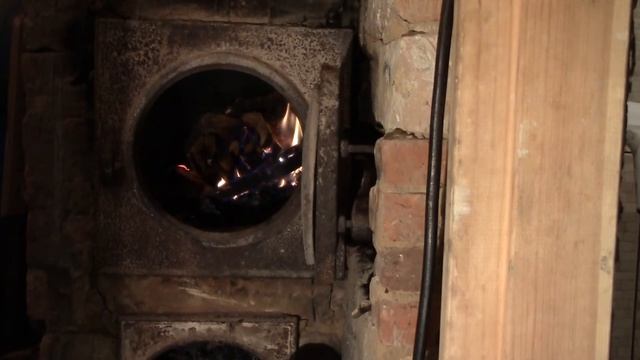 Суперпечка двухэтажная. ч.4 Одна печь отапливает сразу два этажа. О растопке и дровах. смотреть онлайн