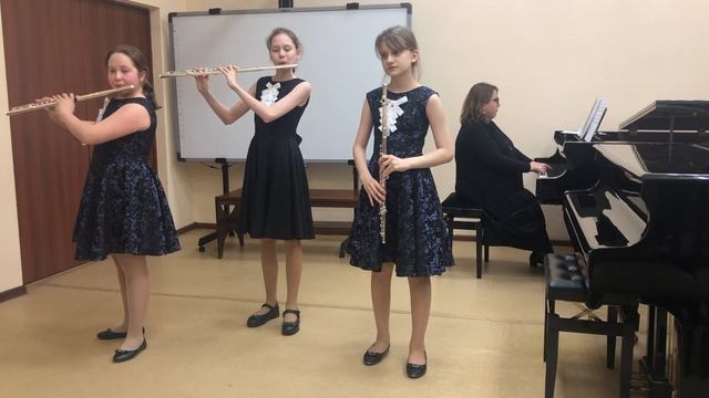 Трио - "Колыбельная луны" И. Шильцева смотреть онлайн