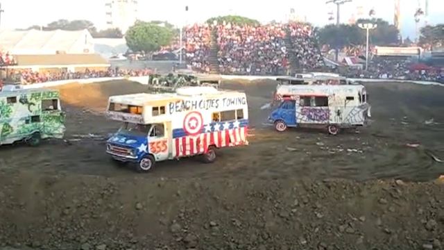 Motor Home Madness Demolition Derby @ OC Fair 2011 (Aug.14) - 1 смотреть онлайн