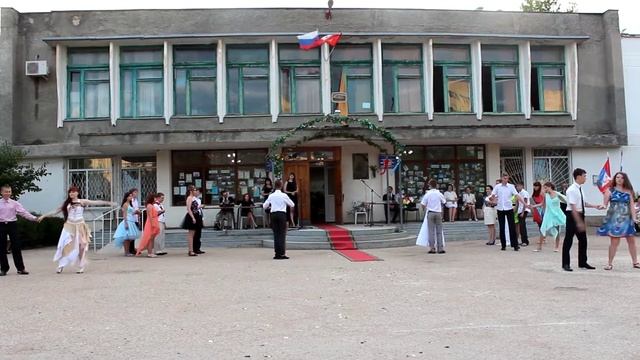Школьный вальс выпускников 2014 - 9-Б и 9-В смотреть онлайн