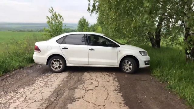 Volkswagen polo разворот в сельской местности