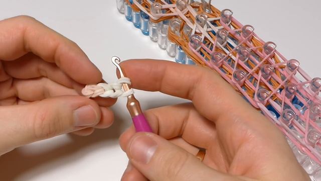 ❤ МАМА ❤ из Rainbow Loom Bands. Урок 181 | Mother Rainbow Loom смотреть онлайн