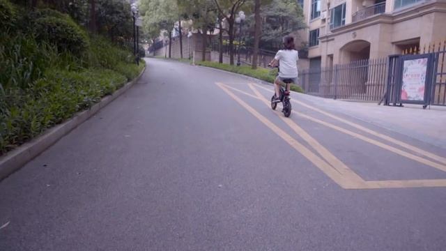DYU Smart Bike D2 Plus -Most advanced e scooter style e bike, lightweight portable moped for famil смотреть онлайн