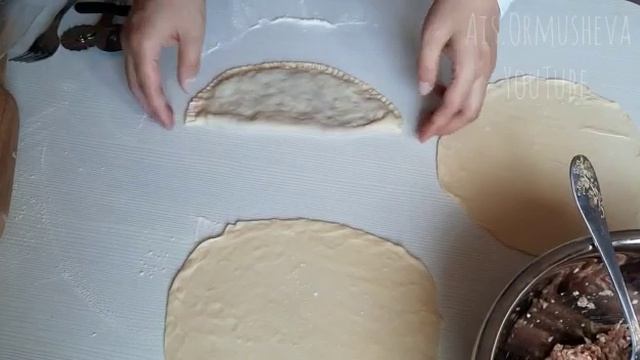 Чебуреки с мясом.Эт менен сонун чебуректер! смотреть онлайн