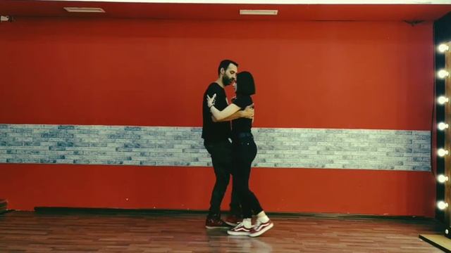 Винты в Кизомбе/Pivots in Kizomba смотреть онлайн