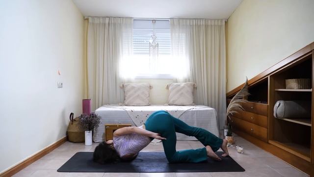 Pillow Yoga in bed for Relaxation | Valentine's Day Yoga with Reba & Georgie with coco yoga смотреть онлайн