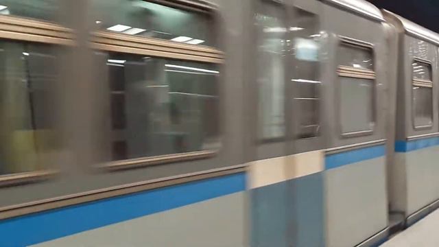 прибытие электропоезда Русич, на конечную станцию СКЛ "Коммунарка". смотреть онлайн