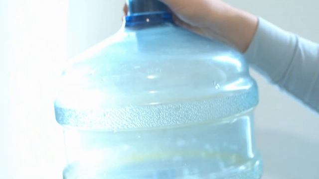 Як почистити бутель від зелені? смотреть онлайн