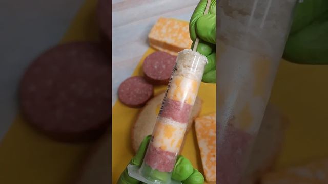 ОСТАЛИСЬ СЫР И КОЛБАСА? Тогда приготовьте эту закуску 🧀 Закуска на праздничный стол. смотреть онлайн