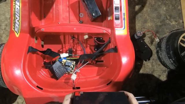 Детский авто. перевод с 6 на 12 вольт заменой аккумулятора. тюнинг рулевки. смотреть онлайн