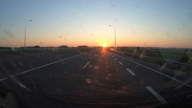 ?? Разорвало 2 - е и 3 - е колесо #Вроцлав #Польша #Беларусь смотреть онлайн