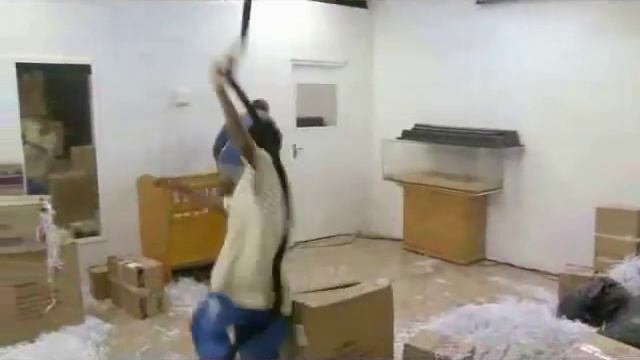 Schuks Tshabalala Snake Prank - Leon Schuster смотреть онлайн