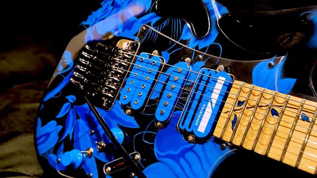 🎸Imagens em close da Guitarra Ibanez Steve Vai Fusão Pia e Jem 77p Blue Floral Edge 02 Sustainer смотреть онлайн