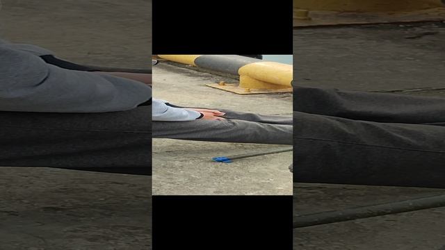 Рыбачим в порту г. Сочи! Клюёт тефаль! смотреть онлайн